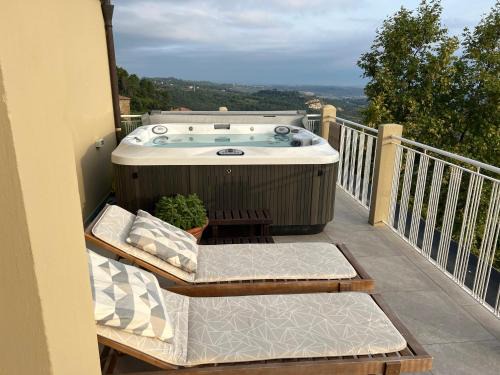 PANORAMA TERAZZA CON JACUZZI