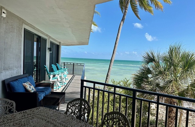 Panoramic 3BR/3BA Condo - Direct Beach Ocean Front