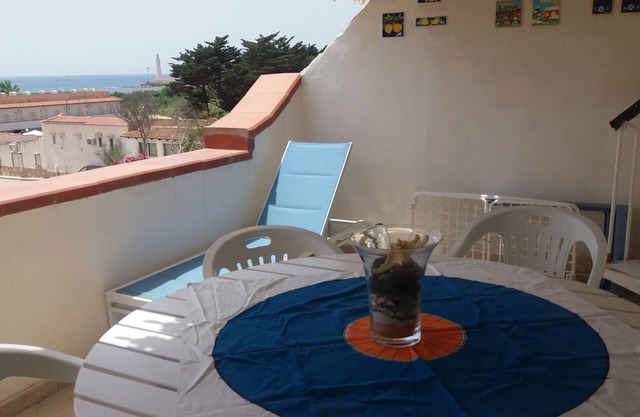 Panoramic beachfront apartment in Kartibubbo village in Sicily