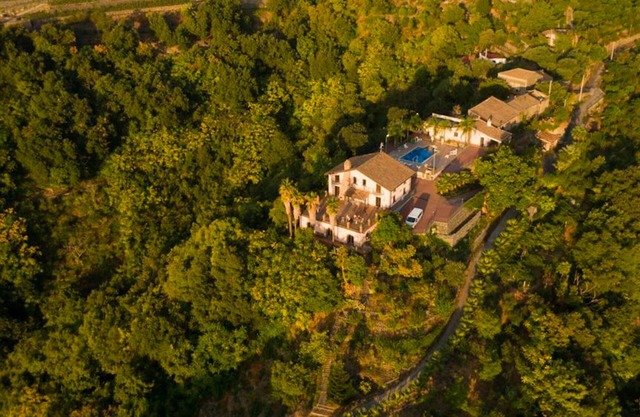 PANORAMIC ETNA VILLA WITH POOL