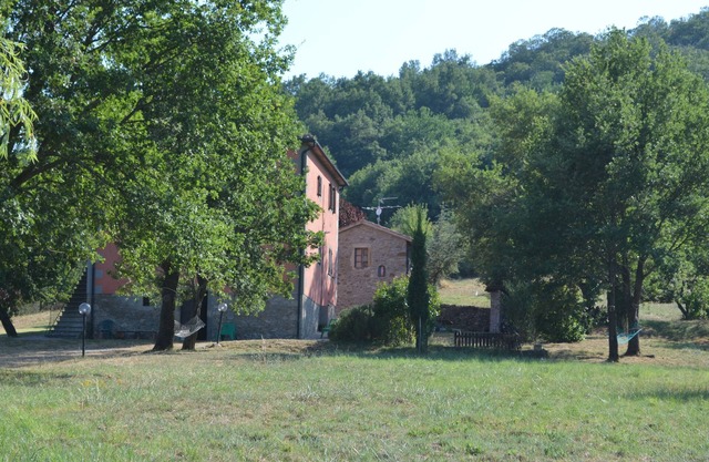 Panoramic farmhouse surrounded by the green of Tuscany La Piazzetta piano terra