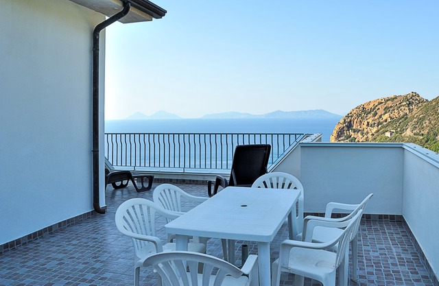 Panoramic sea view, in villa 4/6 beds.