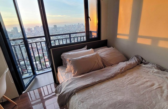 Panoramic View Corner Unit w/Balcony Near Airport & Sky Way - 2