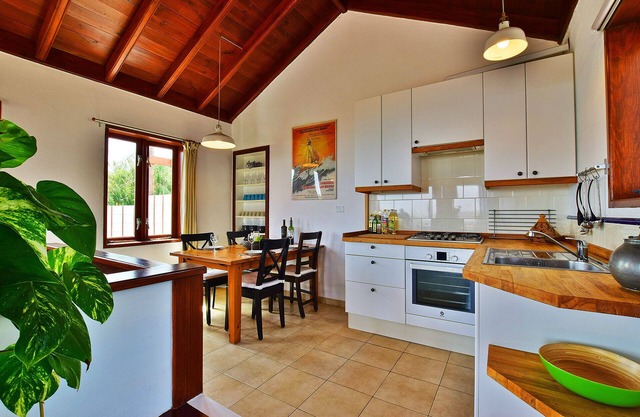 Panoramic view over the bay of Arrieta, private garden, 1 Km from beach