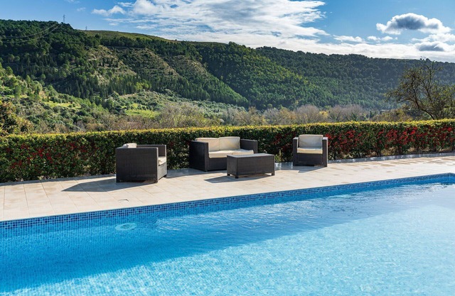 Panoramic Villa with PRIVATE POOL and Modern Comforts in Ragusa Ibla