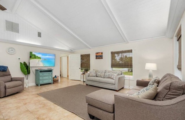 Paradise Getaway at our Luxury & Spacioius 4 BR beauty