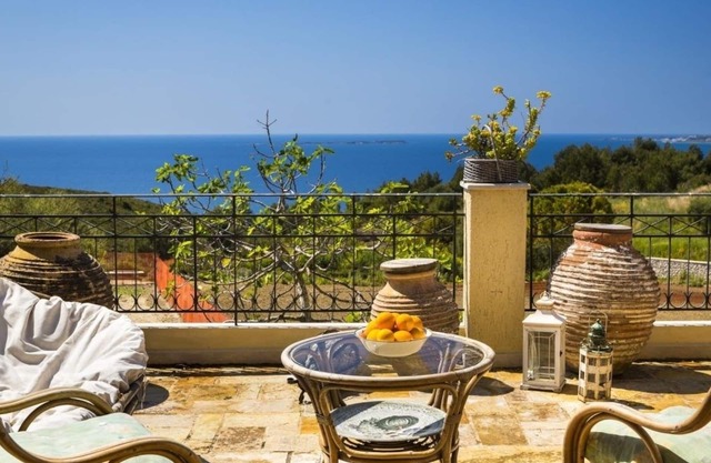 Paradise's Nest - Two Bedroom Cottage, Sleeps 6