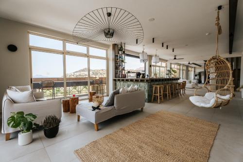 Paralos The Maxine Adults Only