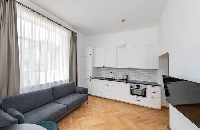 Park Avenue Apartments No.1 by Hostlovers