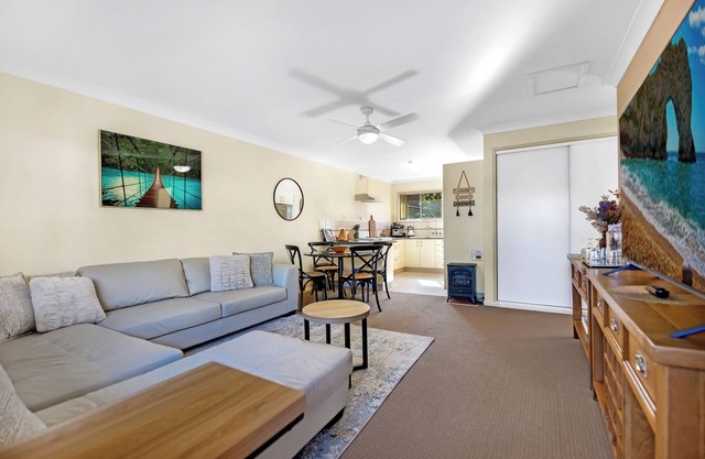 Park Beach Retreat - Newly appointed Apartment, Walk to Beach, Shops and Eateries