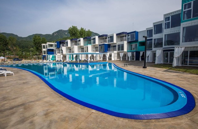 parotia waterhouse hotel