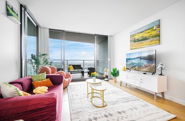 Parramatta Luxury 2-bedroom apartment Near Shopping Center Train Station