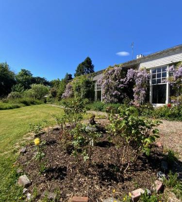 Parteen A Lax, River House & Gardens