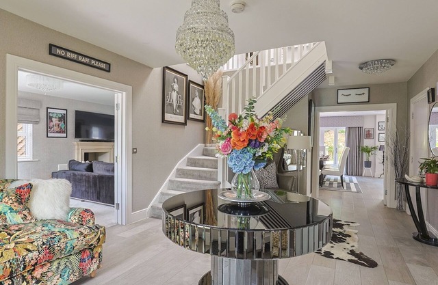 Pass the Keys | Luxury Villa with Hot Tub - 5 minutes to Legoland