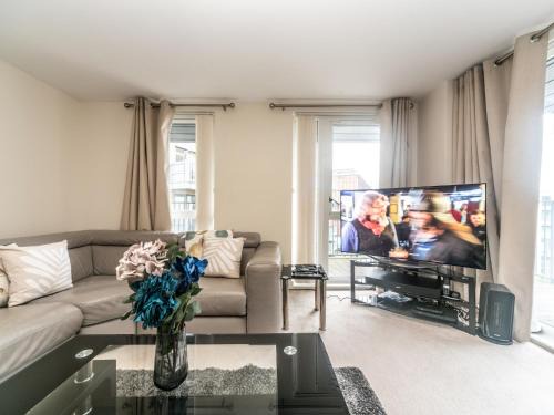 Pass the Keys Modern 2Bedroom & 2Bathroom Apartment in Colindale - North London