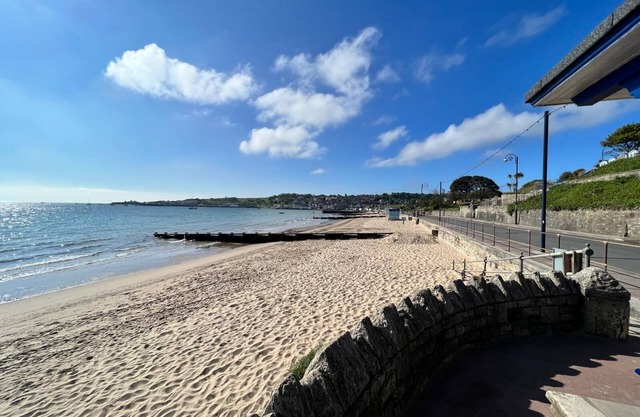 Passiflora Cottage Close to Swanage Beach and Town Sleeps 7