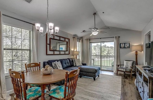 Pawley's Peace 2 miles to Beach Balcony View of 1st Hole 2BR2B
