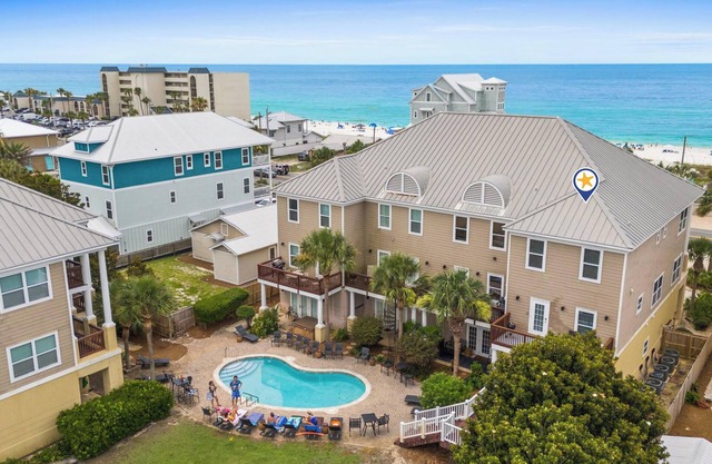 PCB Beach House - Sunny Daze - Steps to the Beach - Free Golf and More