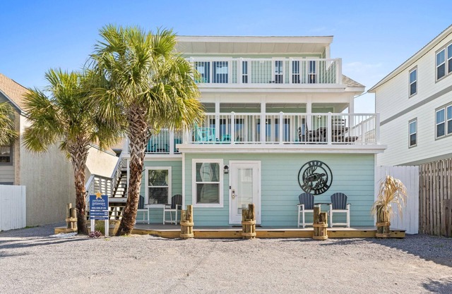 PCB Beach House 7 Bedrooms, Just Steps to Beach, Sleeps 20, Free Golf Round