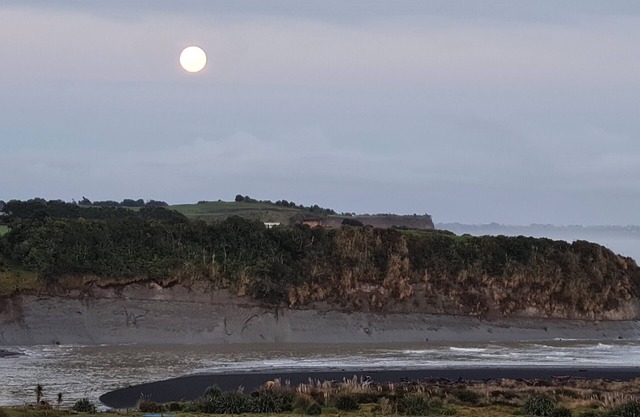 Peace and Tranquility . farmland, river and west coast beach - perfection!