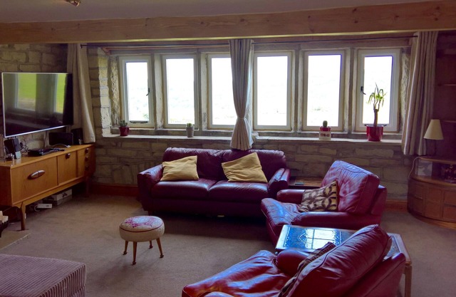Peaceful 18th Century Weaver's cottage , perfect for a weekend retreat!