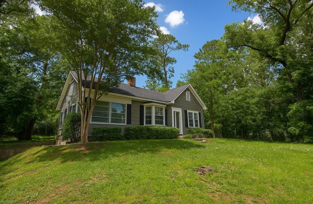 Peaceful 2-bedroom house with AC in charming Meridian
