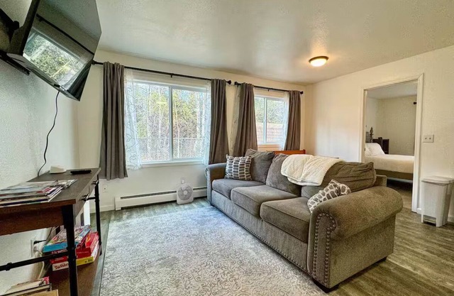Peaceful 2BR, 2BA Central Retreat