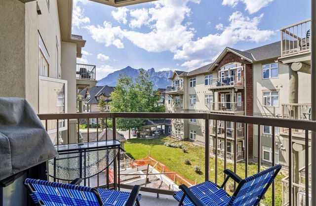 Peaceful 2BR for 8 w/Balcony, BBQ & Gym!