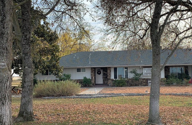 Peaceful 3-bedroom Country Ranch House near Oroville