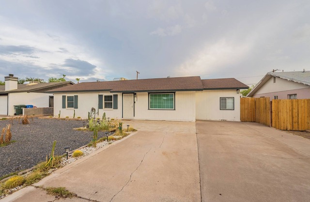 Peaceful 3-bedroom house with AC in Bradenton. Next to the beach and IMG Academy