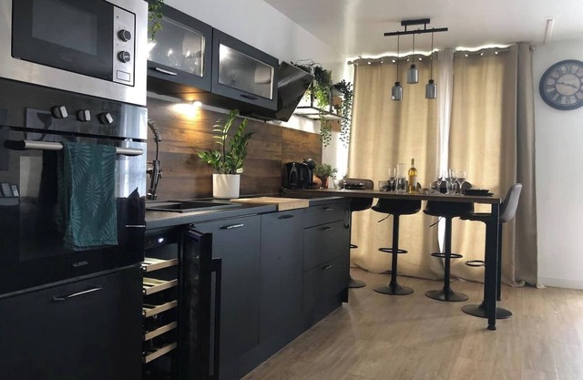 Peaceful apartment 10 minutes from Orly airport and 20 minutes from Paris