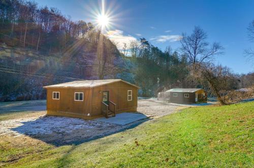 Peaceful Beattyville Cabin Near Red River Gorge!