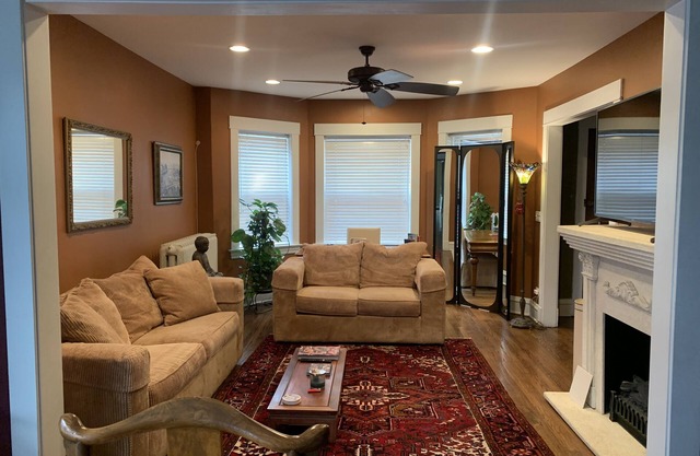Peaceful Beauty in Historic District - Walkable - Winter Month Stay Special