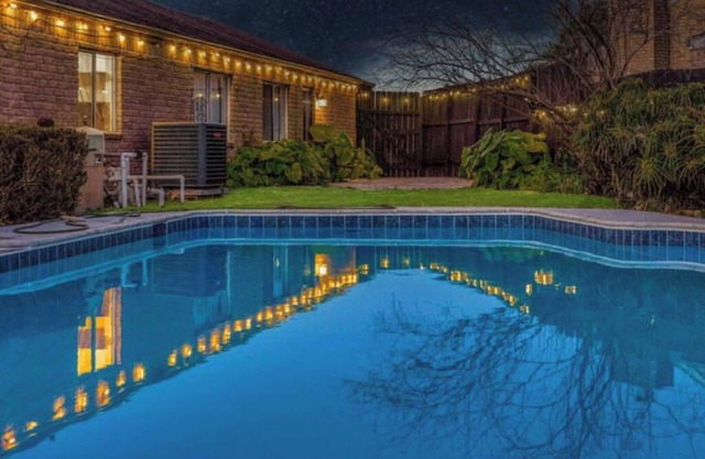 Peaceful Boho stays-4BRs-amazing pool-patio&deck-mini golf-Staffordn