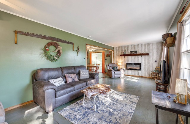 Peaceful Cassville Vacation Rental - Hike & Fish!