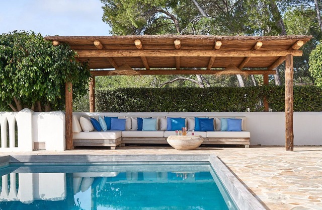 peaceful, charming country villa, swimming pool, ideal location, Tourist Licence