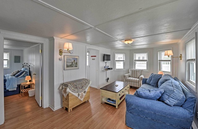Peaceful Cottage - Steps to Matunuck Beach