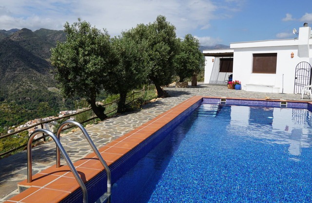 Peaceful country retreat in Andalucia with stunning views