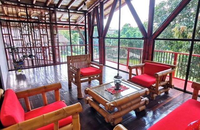 Peaceful Country House. Secure complex. Own pool