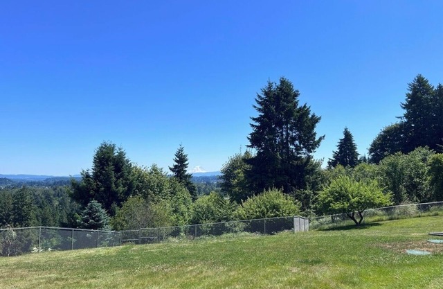 Peaceful Country Retreat with Valley Views – Pet Friendly!