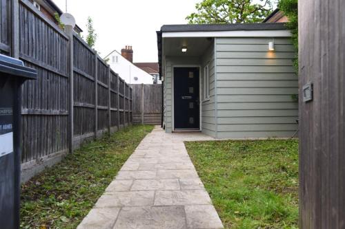 Peaceful detached home with private outdoor space