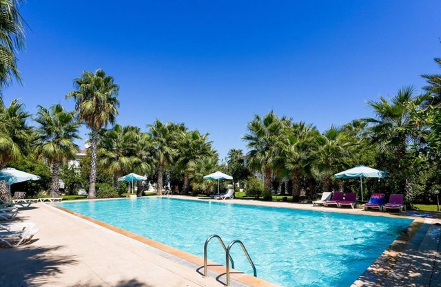Peaceful Flat with Shared Pool in Camyuva Kemer