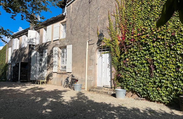 Peaceful Haven in the Heart of Entre-Deux-Mers: Charming Cottage with Pool, Sauna, and Nature