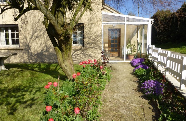 Peaceful holidays in house with land