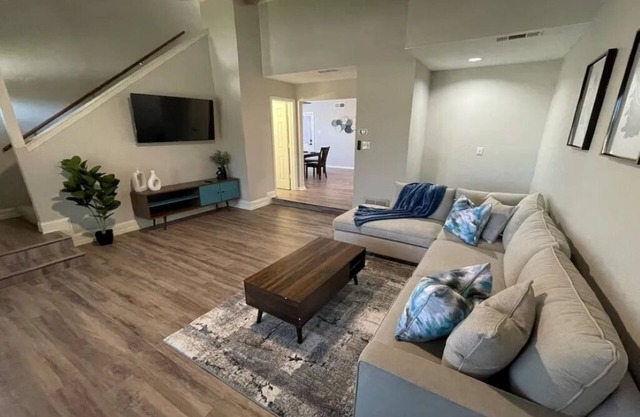 Peaceful Home in DFW Centernn