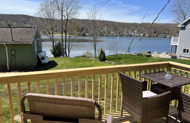 Peaceful lake cottage #2