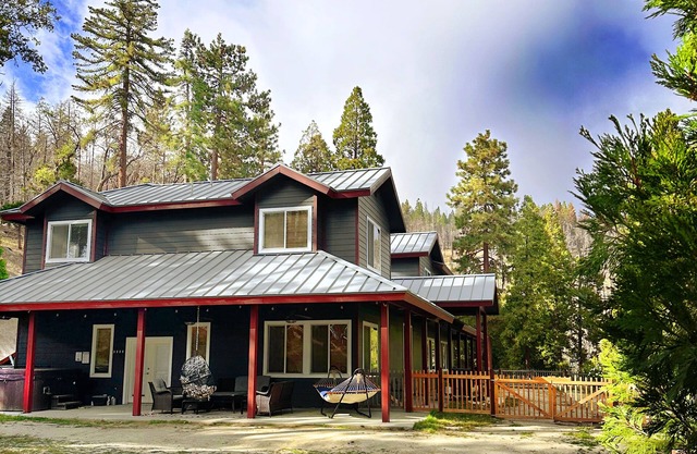 Peaceful Mountain Cabin w/Hot Tub. Pet Friendly. By Lake Isabella & Kern River.