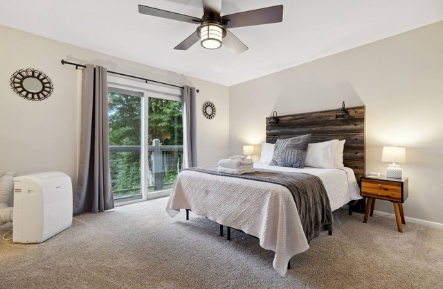 Peaceful MTN Haven with Fireplace & Views
