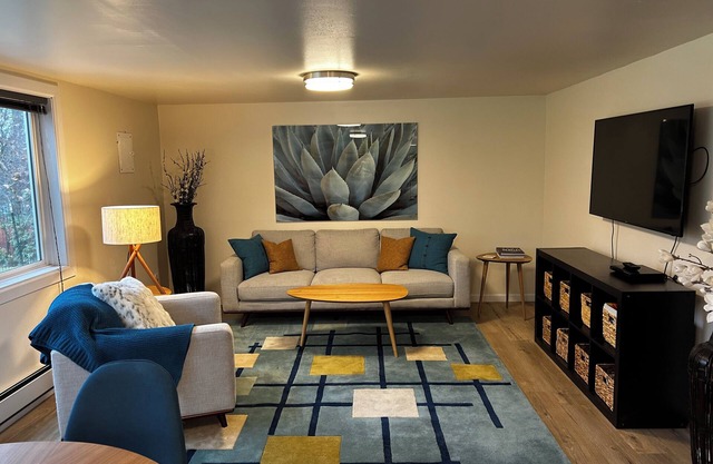 Peaceful neighborhood with trails in North Spokane near Whitworth College