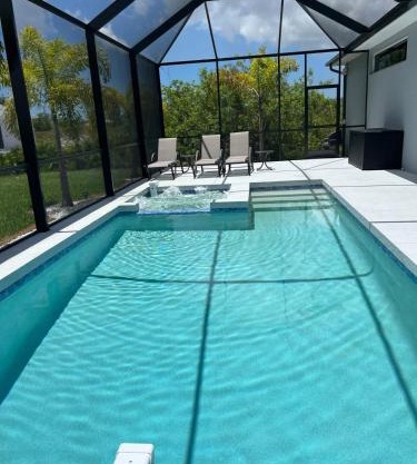 Peaceful Pool House